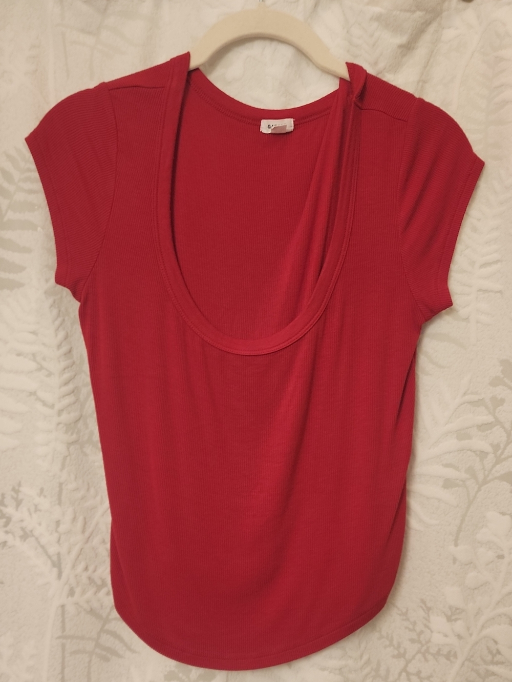 Garage Red Scoop Neck Short Sleeve Top Nwot  Fits Like A Medium.